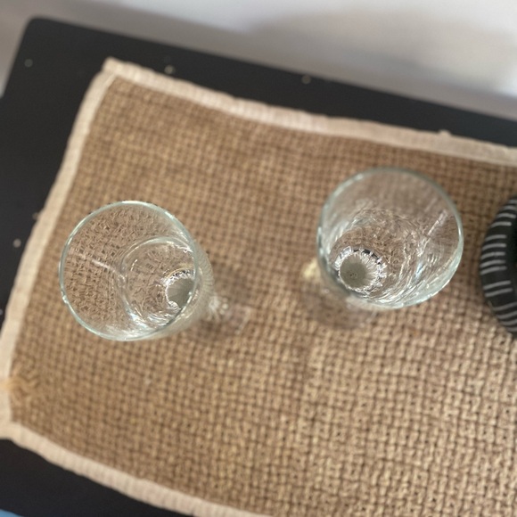 SET OF 2 GERMAN VINTAGE CHRISTMAS BELL ETCHED CRYSTAL CHAMPAGNE GLASSES - Picture 5 of 11